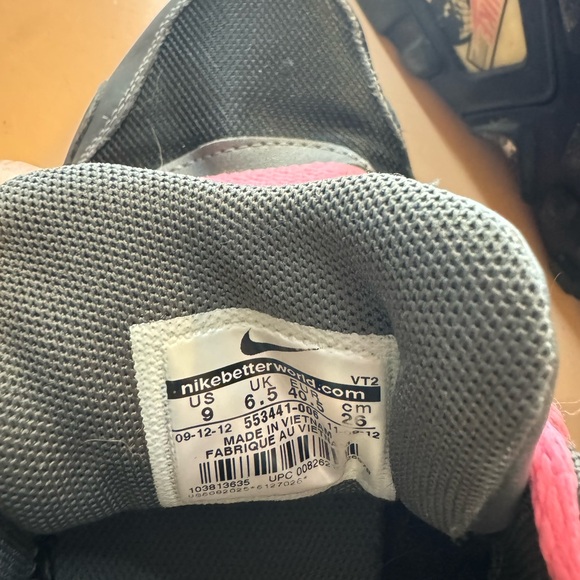 Nike Max black shoes with pink laces size 9 - Picture 3 of 6